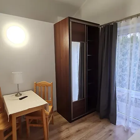 Goscinne Na Szlaku Trzech Koron-duzy Ogrod